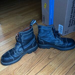 John Fluevog derby swirl black leather boots vintage 8 mens/10 women’s